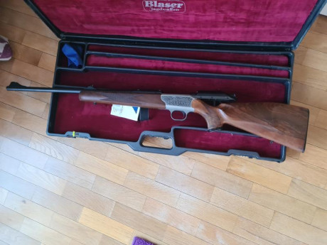 El rifle está impecable, se incluye maletin de regalo y correa.
Disparos Aprox. 60 -80 debido a que se 01