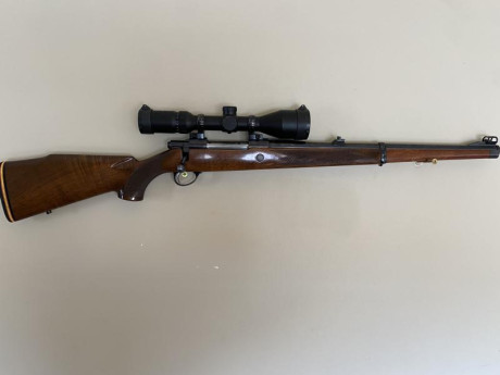 Vendo rifle Sako Stutzen calibre 300wm con visor Mitten NK 4 
2.5-10x30 y monturas origines Sako,el visor 02