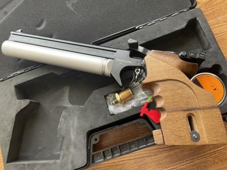   ------VENDIDA ---------   

Se vende pistola Rival - 25 comprada en Junio del 2025, la pistola se encuentra 00