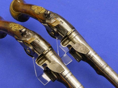 Voy a colocar unas fotos de un arma larga alemana de llave de mecha del siglo XVI. 160