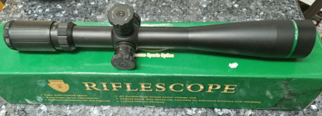 En venta varios visores por exceso 

 Müeller 8-32x44, tubo 30 mm., retícula DOT. 
 Sólo montado en carabina 01