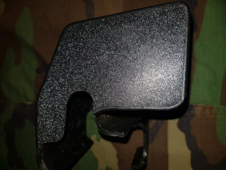 Vendo cazavainas y llave punto de mira AK47. Envio aparte económico a punto de recogida de inpost. Están 00