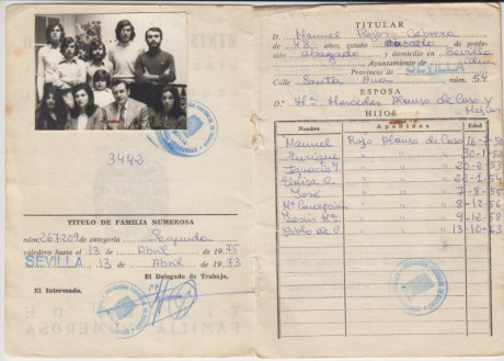  EN RECUERDO Y HOMENAJE A LOS QUE YA NO ESTÁN. 

Si pones en  GOOGLE    PASAPORTES EN LA MEMORIA   da 121