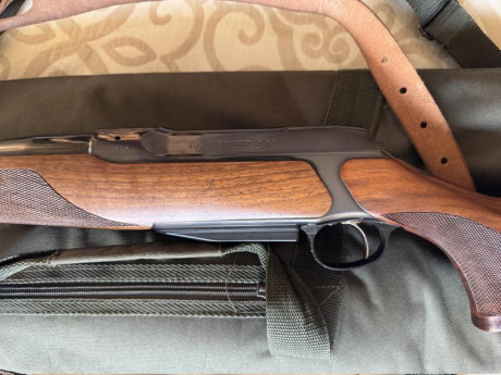 Por jubilación vendo este rifle de cerrojo Sauer 202 calibre 300WM. 
Precio del conjunto 1.500€.
Contacto 00