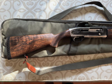 Por jubilación vendo esta escopeta. Con sus choques. 
Precio 500€.
Contacto por Whatsapp 636.882.926.
Dispongo 01