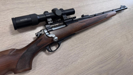 Se vende remington 600  con cerrojo  "Pata de perro" calibre 35rem.
Lleva montado un carril 00