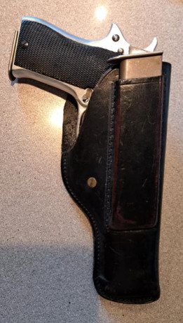 Vendo Star BKM 9mm  de duraluminio muy buen estado y con extras.  4 cargadores ( dos inox y dos normales) 01