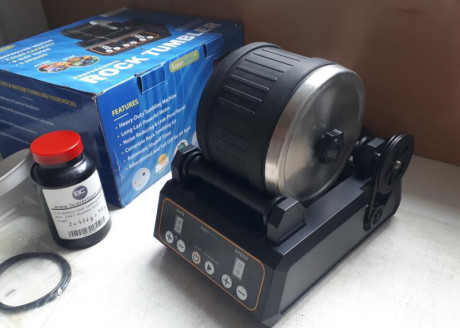 Vendo tumbler marca Komestone para medio húmedo.
Capacidad de 2,5 Lbs (1.134 g)
Tambor de goma con tapa 00
