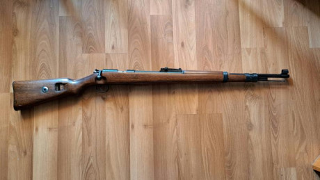 Carabina Frankonia en calibre 22 lr
Ha disasparado poquisimo.no creo que llegue a 100 cartuchos.
La madera 02