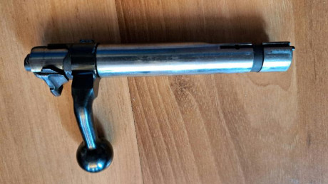 Carabina Frankonia en calibre 22 lr
Ha disasparado poquisimo.no creo que llegue a 100 cartuchos.
La madera 20