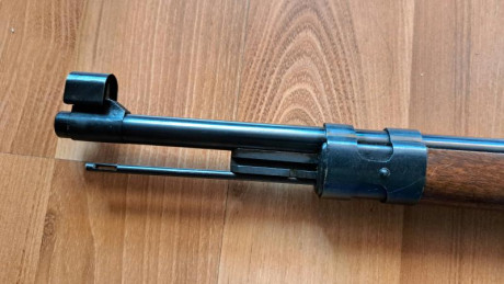 Carabina Frankonia en calibre 22 lr
Ha disasparado poquisimo.no creo que llegue a 100 cartuchos.
La madera 41