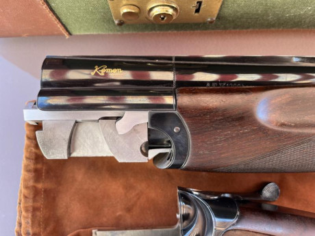 Buenas.

Un compañero vende su Kemen KM-4 Trap. Tiene cañón de 76 cm y choques fijos de 2 y 1 estrellas.

El 12