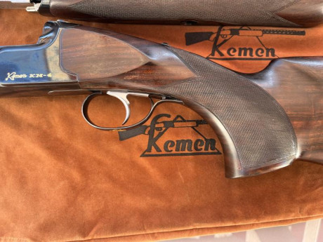 Buenas.

Un compañero vende su Kemen KM-4 Trap. Tiene cañón de 76 cm y choques fijos de 2 y 1 estrellas.

El 22