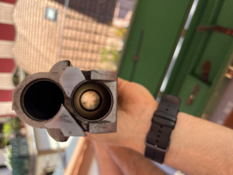 Buenas.

Un compañero vende su Kemen KM-4 Trap. Tiene cañón de 76 cm y choques fijos de 2 y 1 estrellas.

El 40