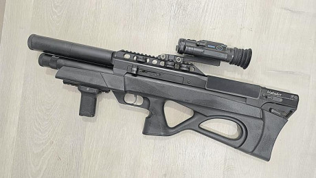Por no usar, pongo en venta esta estupenda carabina EDGUN Matador R5M, calibre 6.35, con 4 cargadores 00