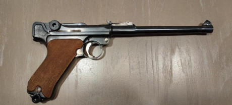 Vuelvo a poner a la venta mi Luger de artillería de 1917,  sobre el arma:

El arma funciona perfectamente 02