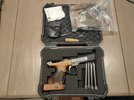 Pongo a la venta la pistola de un amigo mío, por petición suya, se trata de una Pistola del calibre .32 02