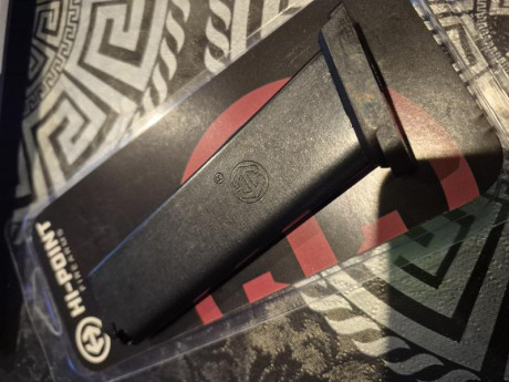 Vendo cargador hi-point nuevo sin uso sin limitar , 30 Euros envio incluido 01