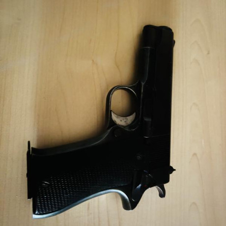 Vendo pistola Star BKM 9mm de duraluminio en muy buen estado y con un solo cargador y prácticamente nueva.
Guiada 01