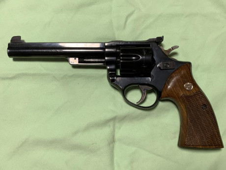 Vendo este revólver porque ya no lo uso. Está en perfecto estado de uso y tiro, adjunto un blanco que 02