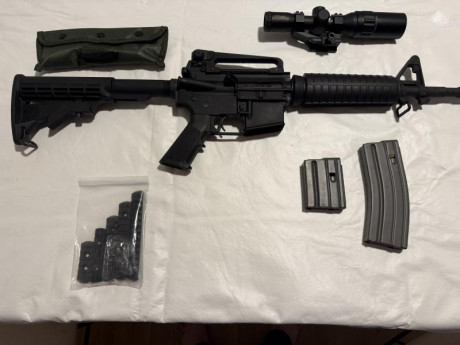 Hola. Si, lo habeis leido bien, un Sabre Defense AR15 con no más de 500 tiros. A quien le pueda interesar 02