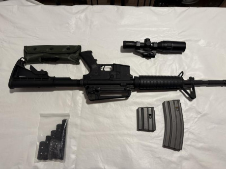 Hola. Si, lo habeis leido bien, un Sabre Defense AR15 con no más de 500 tiros. A quien le pueda interesar 01