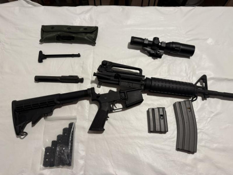 Hola. Si, lo habeis leido bien, un Sabre Defense AR15 con no más de 500 tiros. A quien le pueda interesar 00