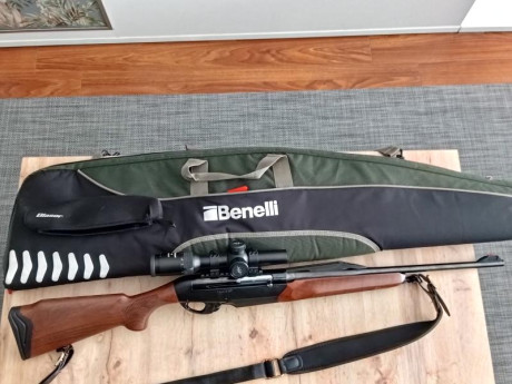 Se vende o se cambia benelli argo con visor blaser b2 1-6x25 con sus  monturas correa funda todo como 00