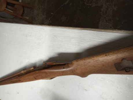 Buenas tardes, pongo en venta una culata de madera para rifle SMITH RUIN , modelo k31, está en Tarragona 01