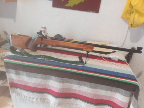 Hola al foro.Vendo carabina de la marca Vostok,con correa incluida la mejor que he tenido, no digo que 00