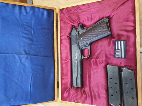 Hola a todos. Vendo esta caja para Colt 1911 o clones. Pido cincuenta ( 50 ) euros más portes. Gracias, 90