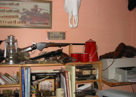 No hace tanto tiempo, en el medio rural, el sitio más habitual donde podías encontrar una escopeta era 120