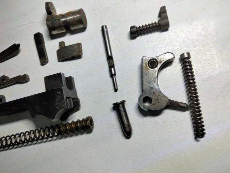 Hola pongo a la venta estas piezas de la STAR 1919

DISPARADOR CON BIELA DE TRANSFERENCIA ------------------------------------------ 01