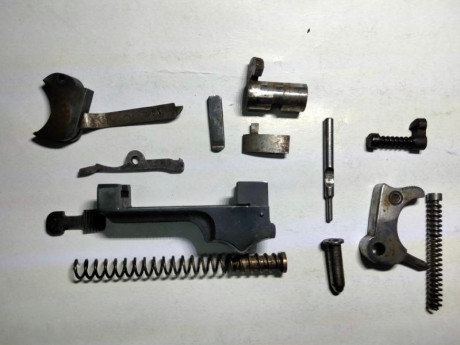 Hola pongo a la venta estas piezas de la STAR 1919

DISPARADOR CON BIELA DE TRANSFERENCIA ------------------------------------------ 00