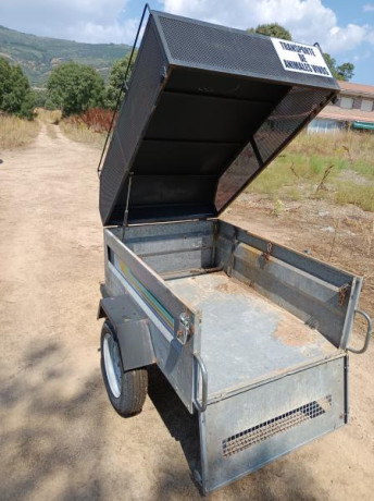 Cambiaria mi remolque pequeño preparado para perros y carga, medidas
de 140cm de largo x 110cm de ancho 00
