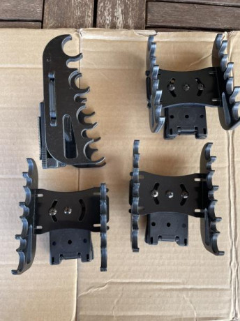 contrapeso glock (bronce) 120 grms 50€
contrapeso (negro) glock  40 grms 40€
freno pulgar 40 € 
magwell 00