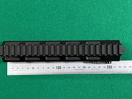 Se vende guardamanos Original Haenel M-Lok, nuevo.Para CR300

250€ + portes.
Un saludo 01