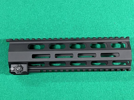 Se vende guardamanos Original Haenel M-Lok, nuevo.Para CR300

250€ + portes.
Un saludo 00