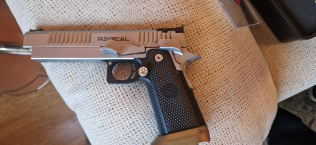 Estado totalmente nueva, no la he usado nunca (solo los disparos de prueba que realizo la armería), es 01