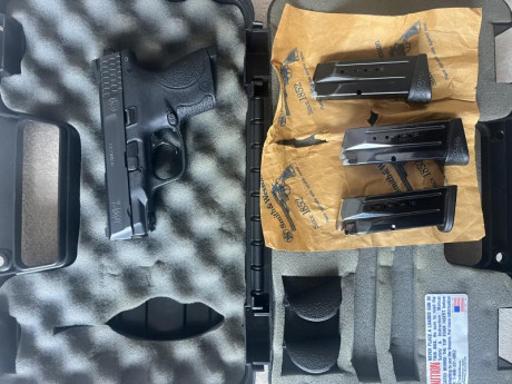 Saludos foreros,

Vendo Smith & Wesson modelo M&P Compact en calibre 9x19.

Guiada en A, se encuentra 00