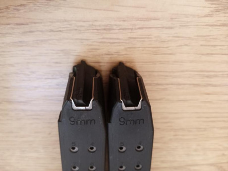 Vendo 2 CARGADORES GLOCK 17 Cal. 9x19

55€ los dos ,envío el ncluido 10