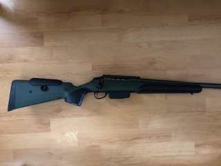 Vendo rifle TIKKA T3X SUPER VARMINT 6.5 PRC del año 2023,
Incluye carril Picatinny original de TIKKA de 01