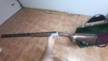 Escopeta monogatillo selector, expulsora, cañones de 71cm, es la versión Sporting, lleva 5 polichok , 10