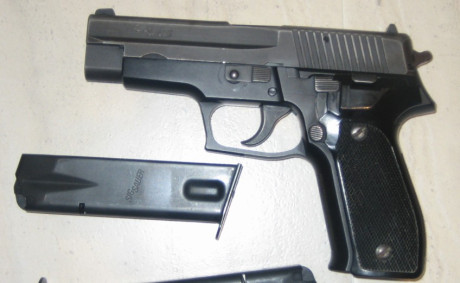 Buenas
Vendo mi  SIG SAUER P226   Made in Germany ,  con extras   o cambio , ajustando diferencias, por 120