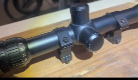 Arcea 6-24x50- 25, 4 - MIL Dot - Ret. Cris.Il. - Fr Focus. Con anillas de 11mm.
- Aumentos: 6-24x
- Diámetro 02