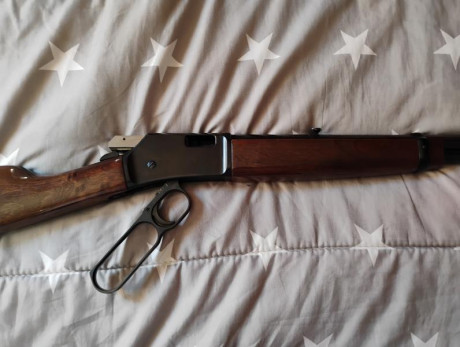 Carabina MIROKU modelo ML22 calibre 22 S. L. LR.
Carabina de repetición accionada por palanca con cargador 01