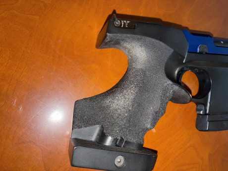 VENDIDA. Y perdón por equivocarme de foro.

Hola,

pistola + 3 cargadores + ayuda para cargar + herramientas 01