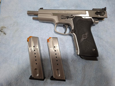 S&w TARGUET CHAMPION
Que decir de esta pistola
Toda de acero dos cargadores
Pistola que vale tanto 01