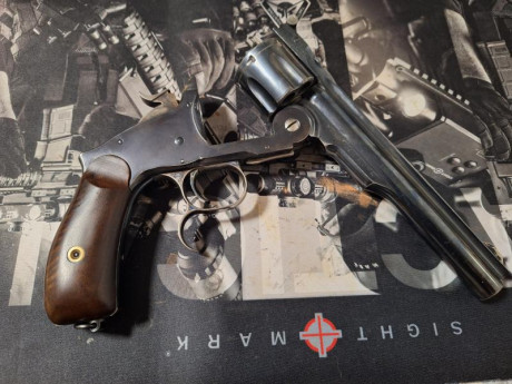 Vendo réplica de revolver 44 Russian de las fabricadas por Uberti. Guiado en F, no tengo los documentos 00