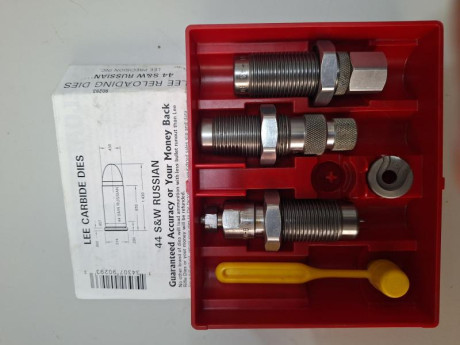 Vendo réplica de revolver 44 Russian de las fabricadas por Uberti. Guiado en F, no tengo los documentos 20